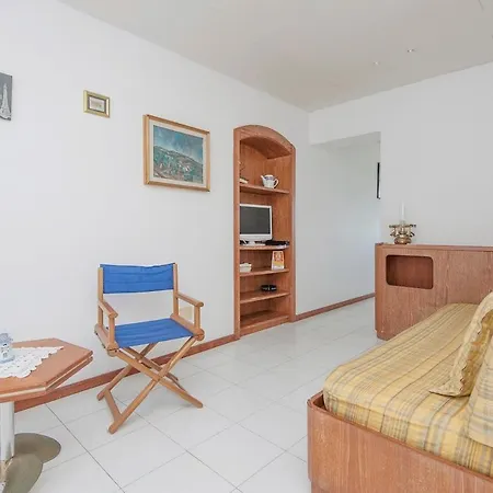 Apartman Amazing In Front Of The